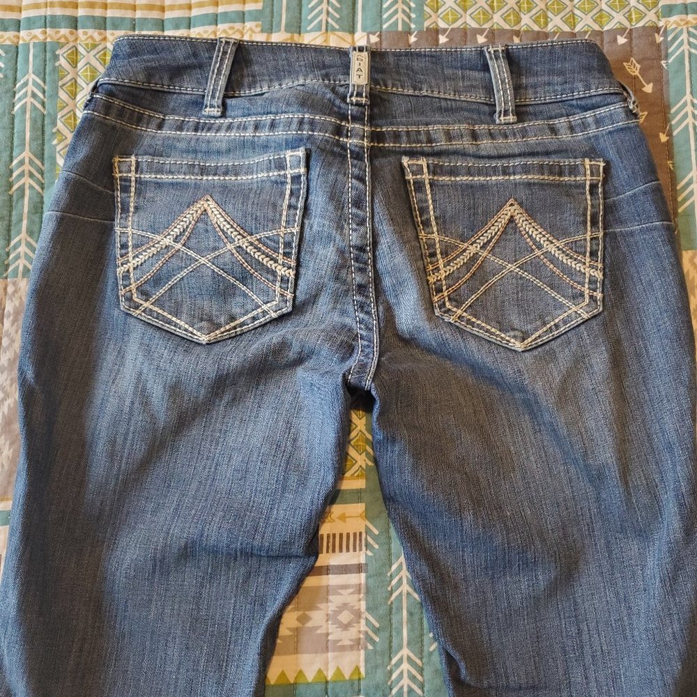 Ariat Midrise straight leg jeans 29 L
